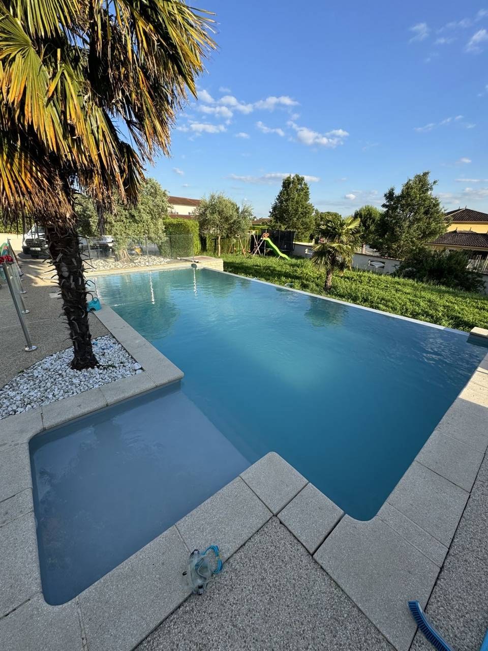 Piscine avec pool house à Saint-Bonnet-de-Mure